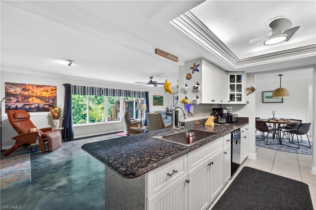 833 N Town And River DR-4