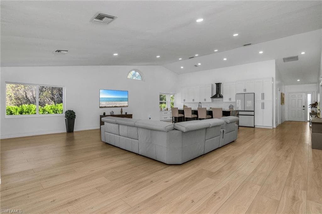 401 Countryside DR-16