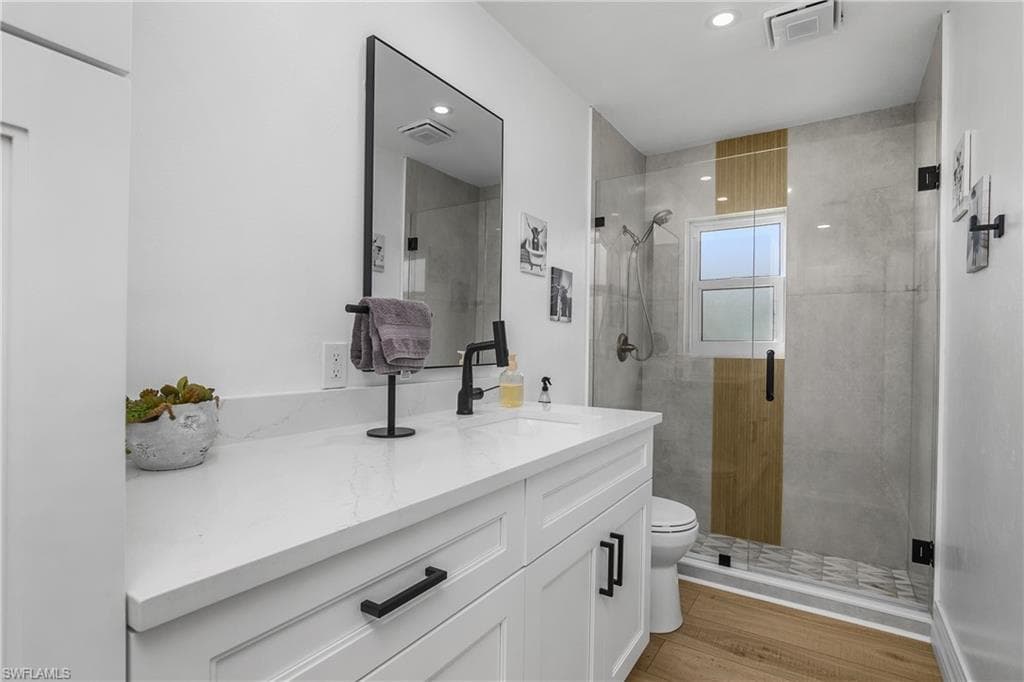 401 Countryside DR-31
