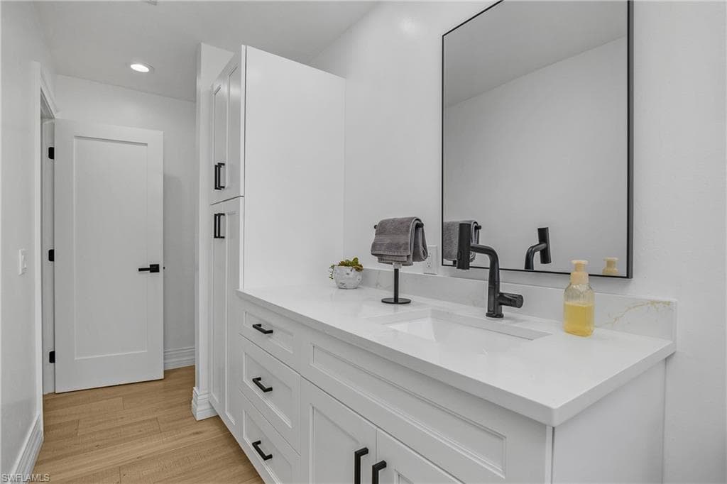 401 Countryside DR-32