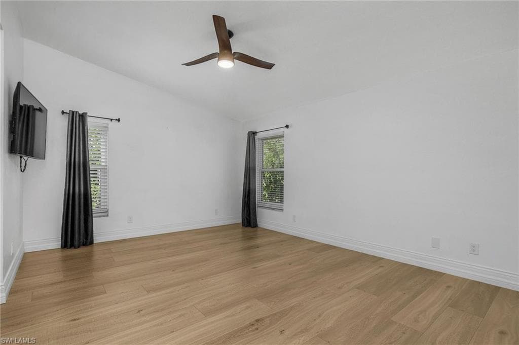 401 Countryside DR-18