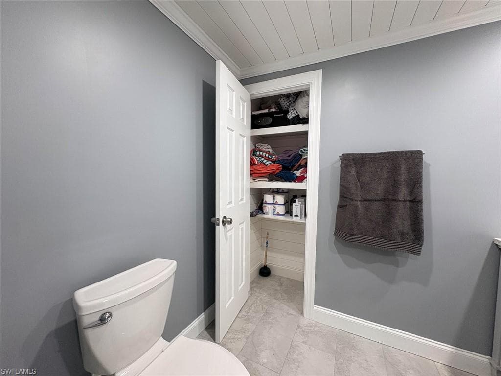 2781 Indianwood DR-25