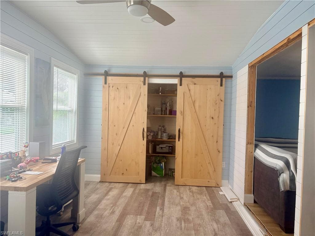 2781 Indianwood DR-4