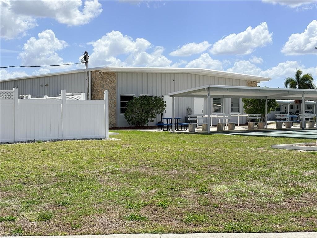 2781 Indianwood DR-43