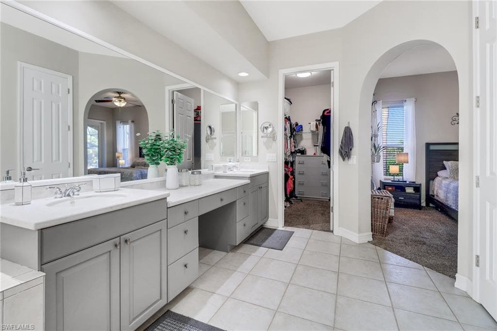 24873 Galicia AVE-23