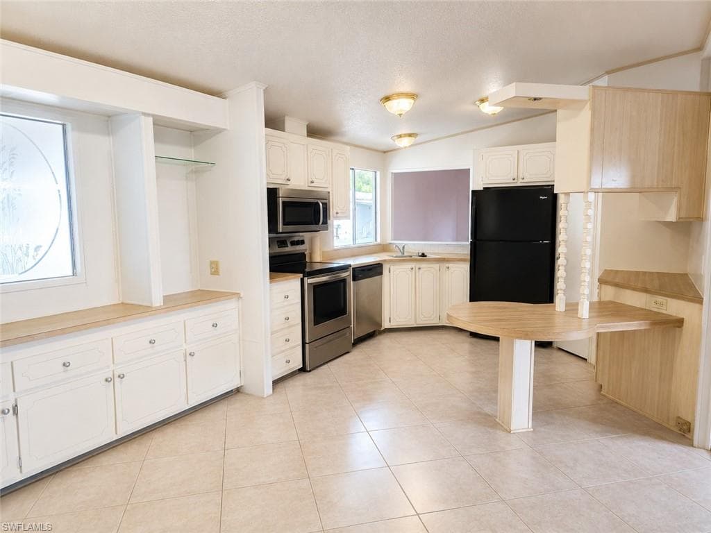 20 Grosbeak LN 20-2