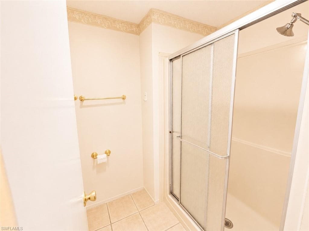 20 Grosbeak LN 20-10