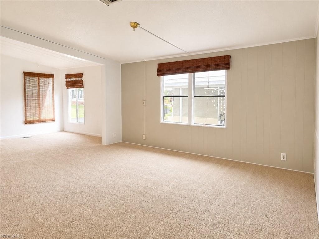 20 Grosbeak LN 20-3