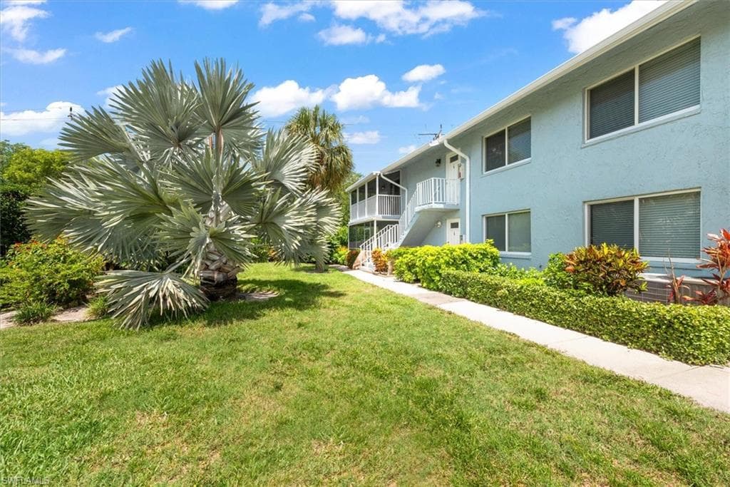 200 Palm DR 4-1