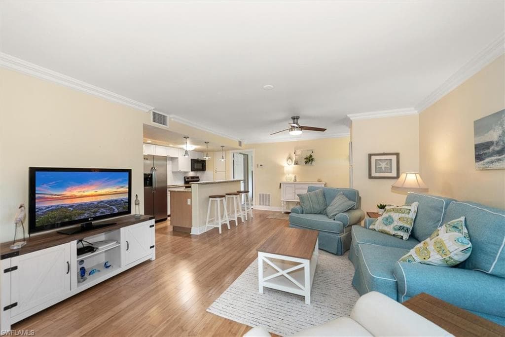200 Palm DR 4-4