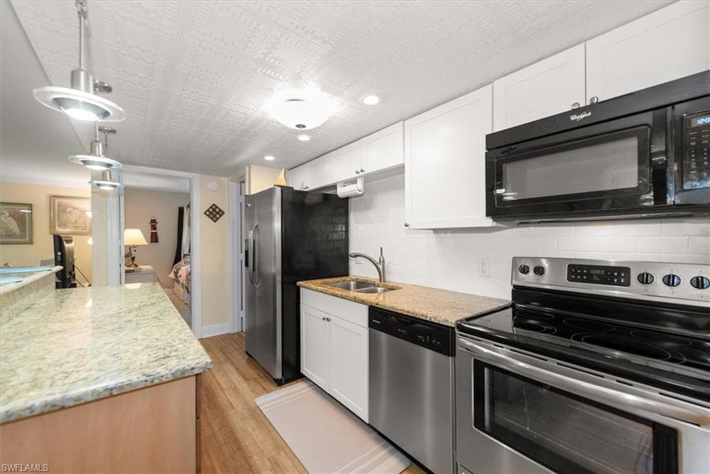 200 Palm DR 4-7