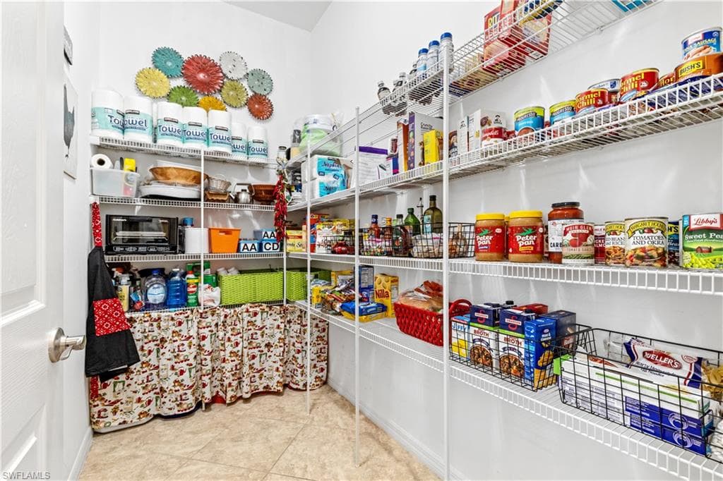 2875 Sunset Pointe CIR E-16