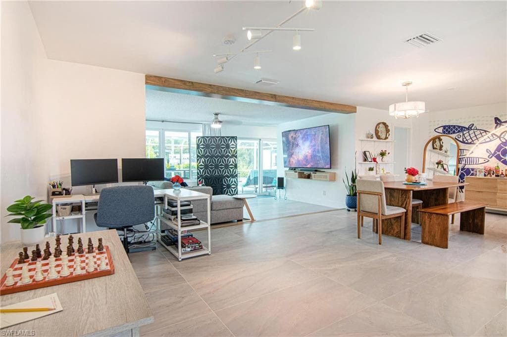 1300 Thompson ST-25