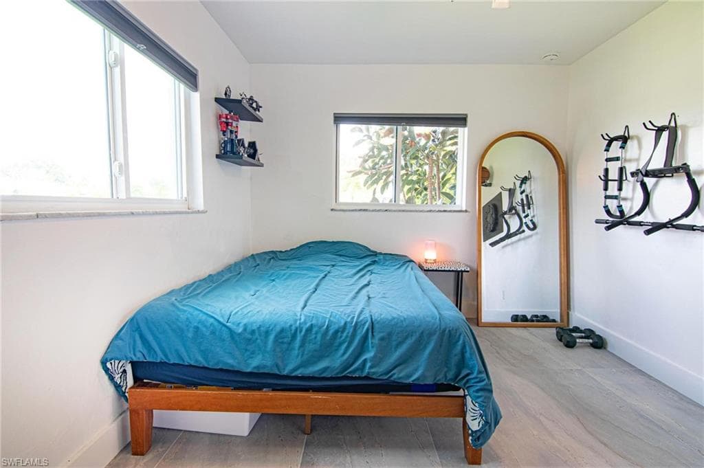 1300 Thompson ST-43