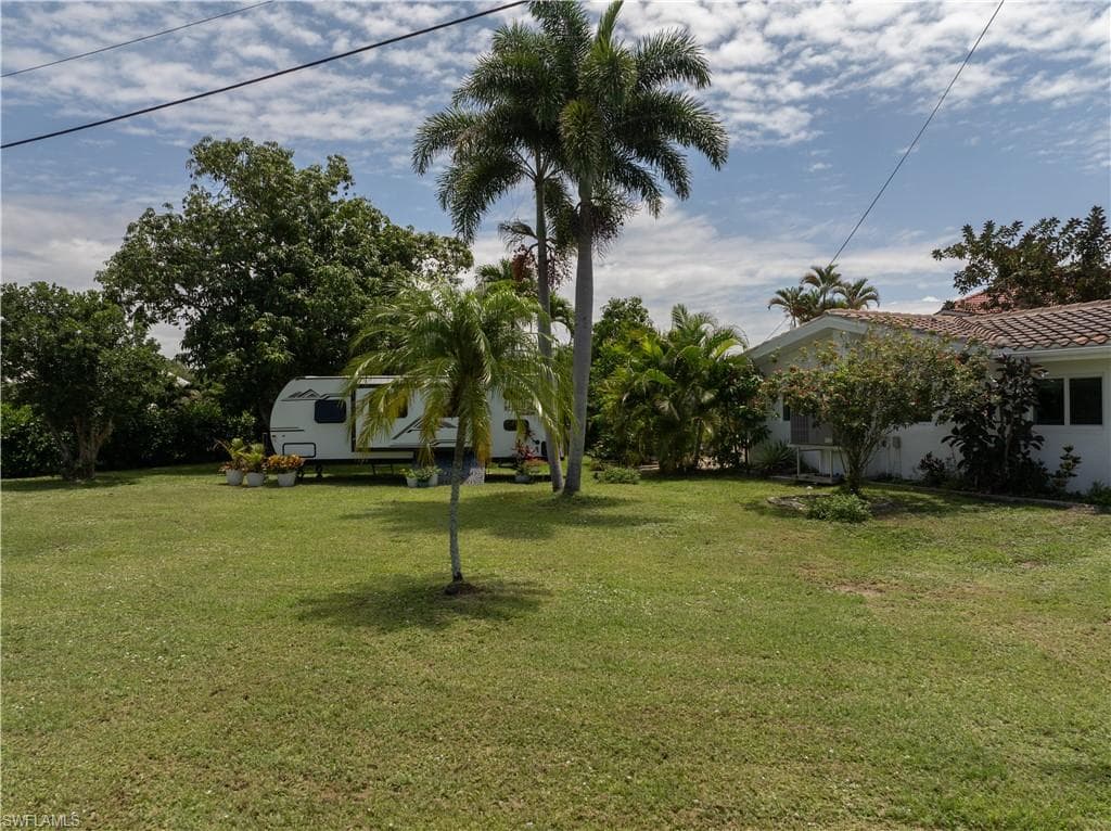 1300 Thompson ST-34