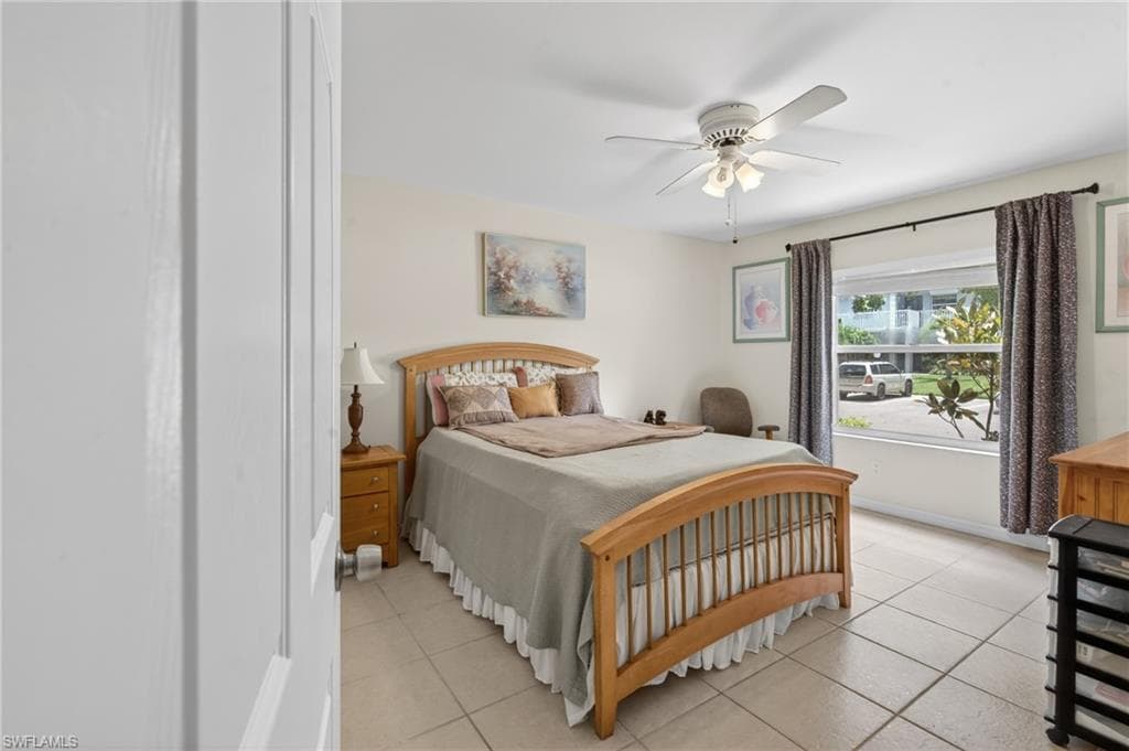 5725 Foxlake DR 5-14