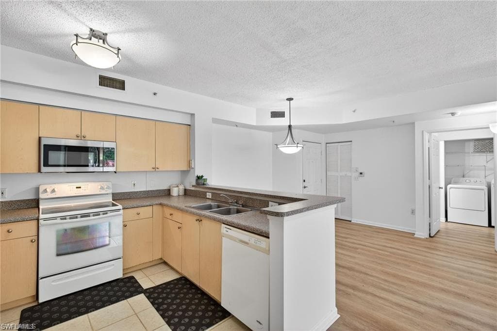 1200 Reserve WAY 105-8