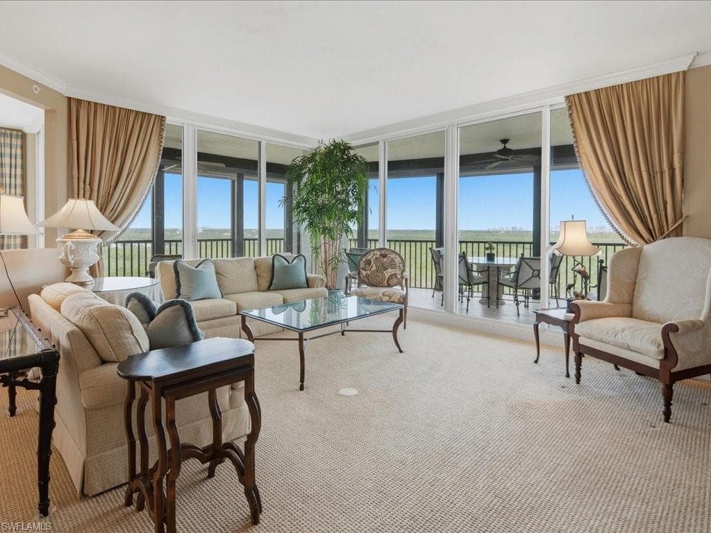 425 Cove Tower DR 901-2