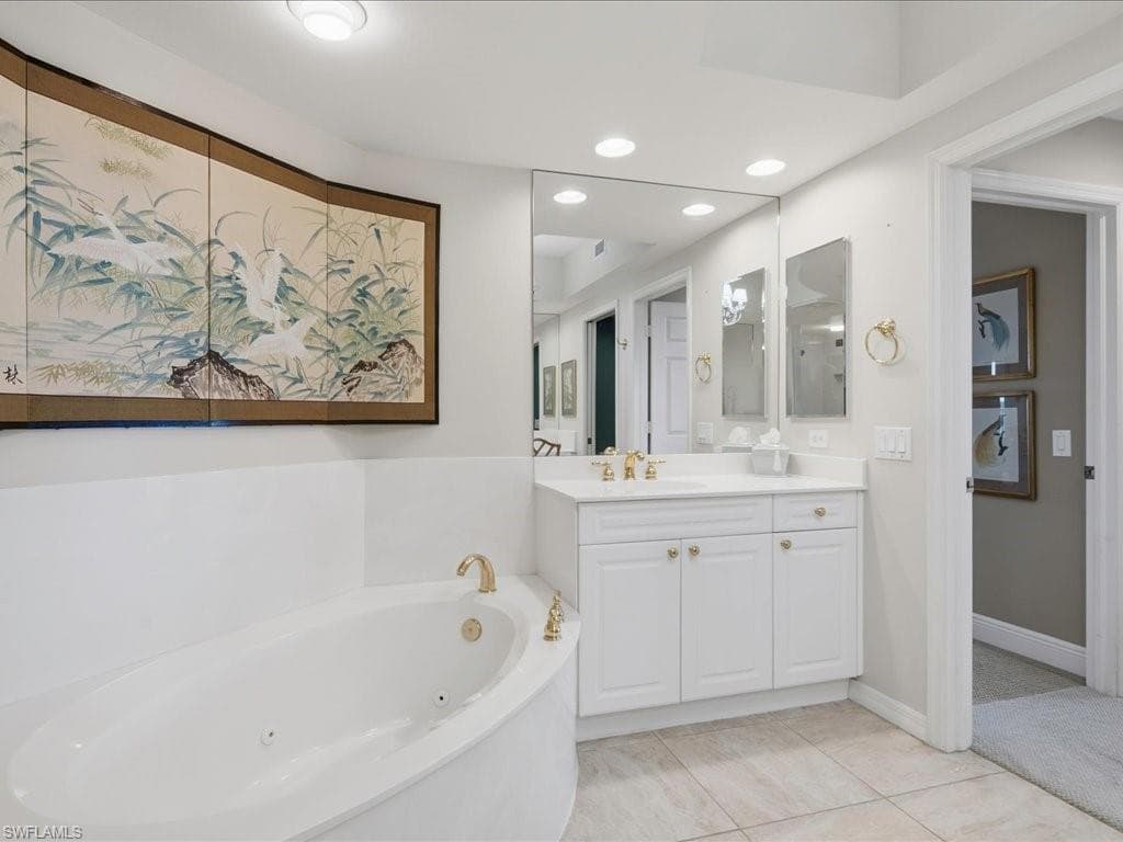 425 Cove Tower DR 901-18