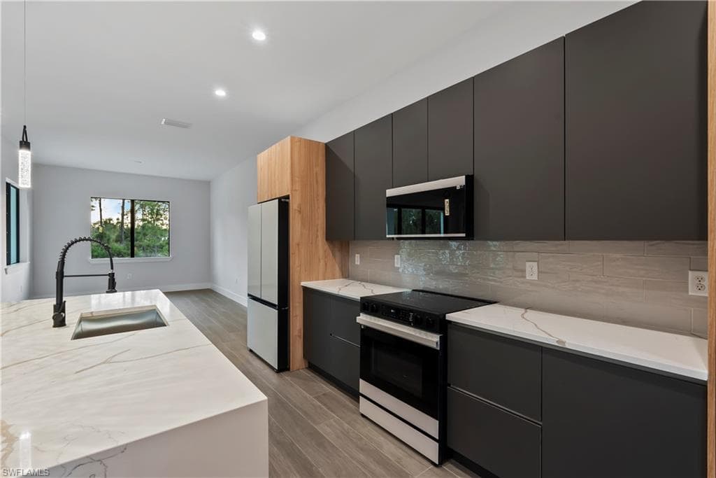 3194 56th AVE NE-10