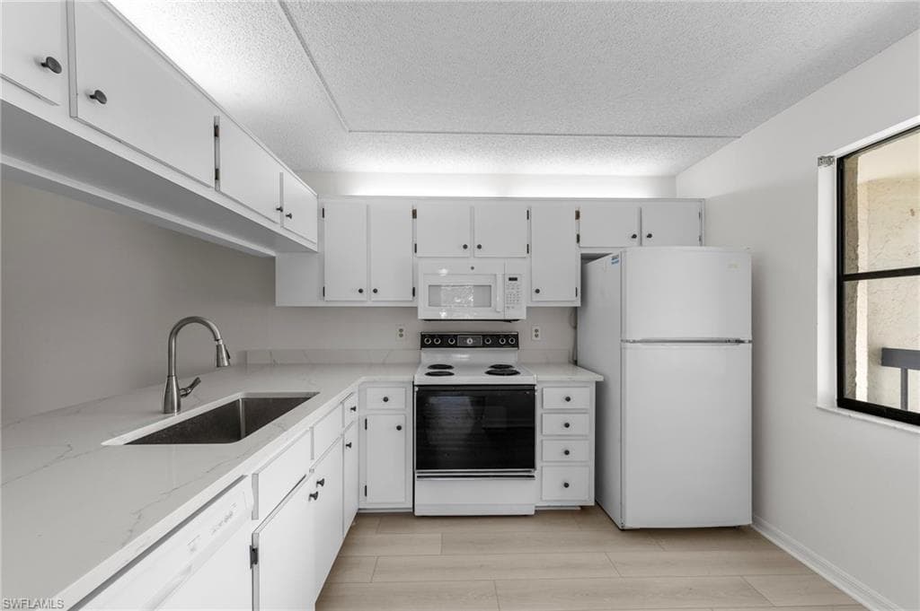 9265 Lake Park DR 201-22