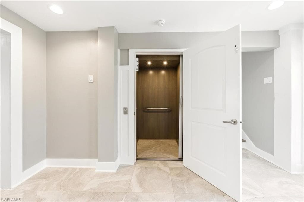7660 Bocilla LN-10