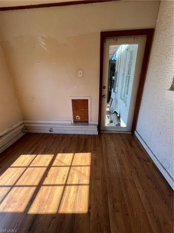 3835 Lake ST-6