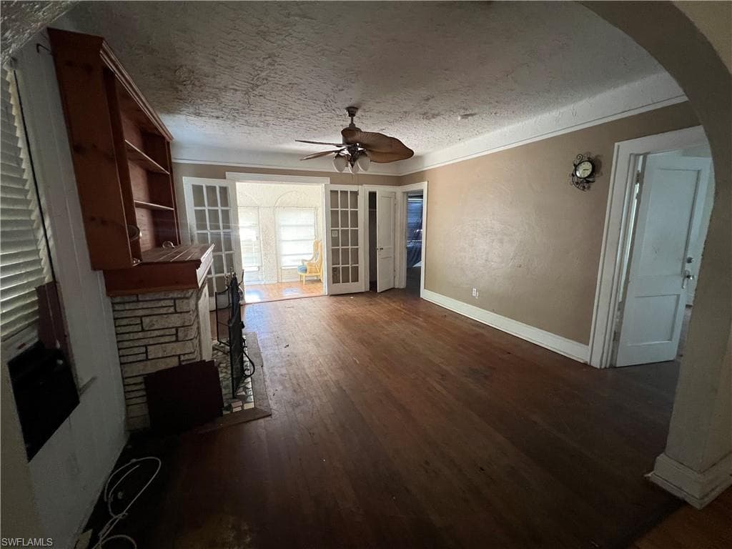 3835 Lake ST-8