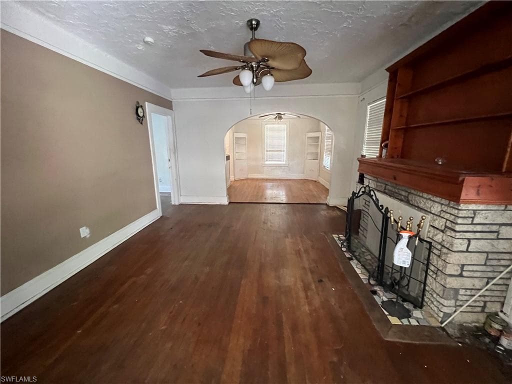 3835 Lake ST-9