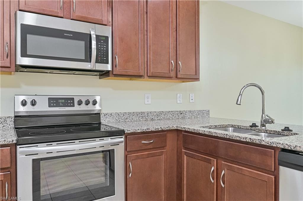 3739 Crofton CT-5