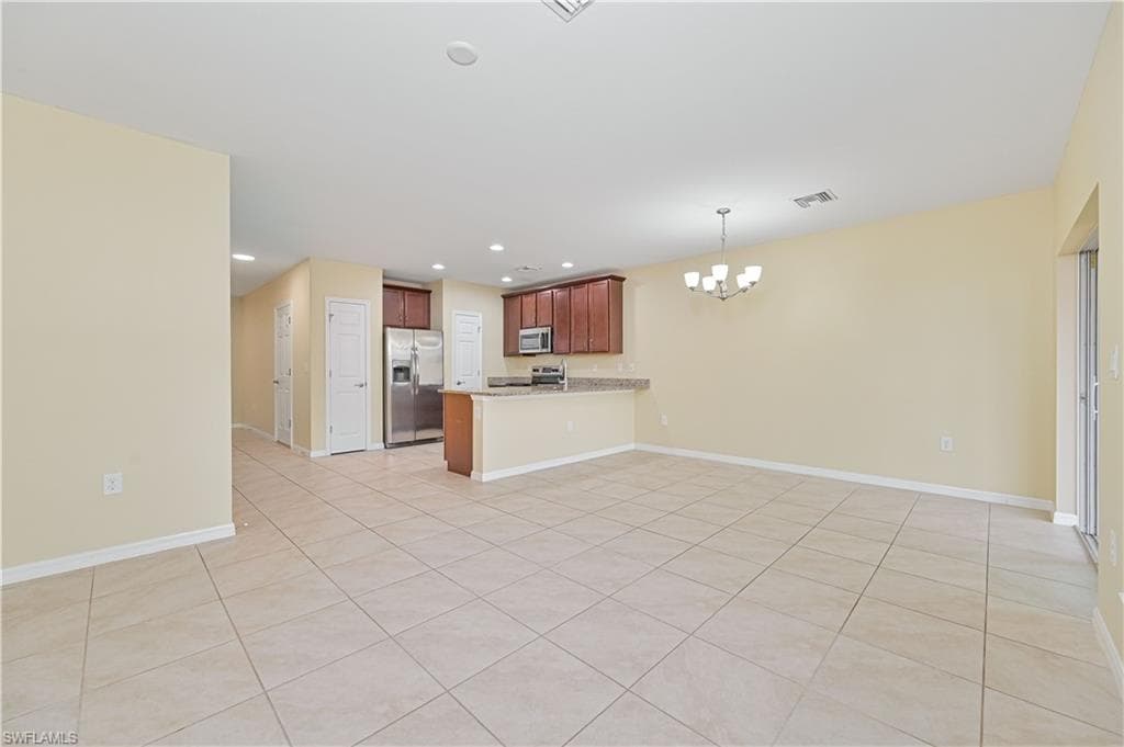 3739 Crofton CT-15