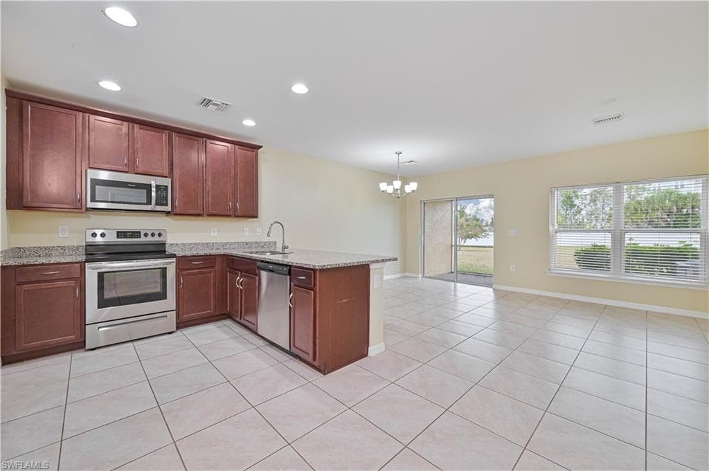 3739 Crofton CT-2