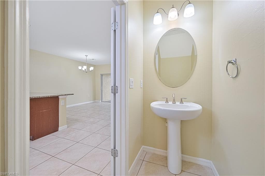 3739 Crofton CT-8