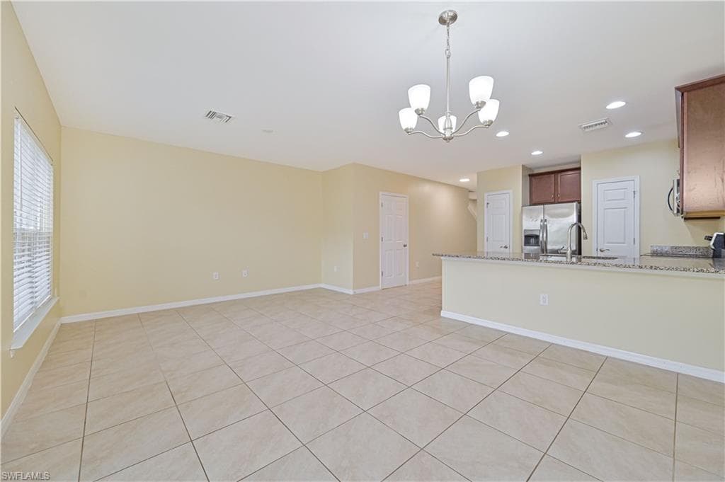 3739 Crofton CT-9