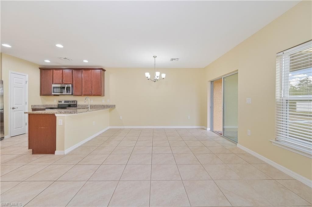 3739 Crofton CT-14