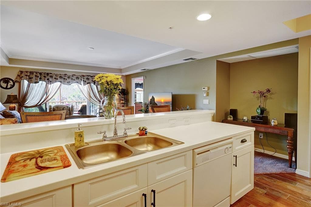 1791 Four Mile Cove PKWY 625-8