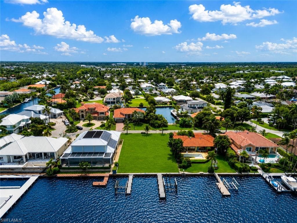 1535 Dolphin LN-5