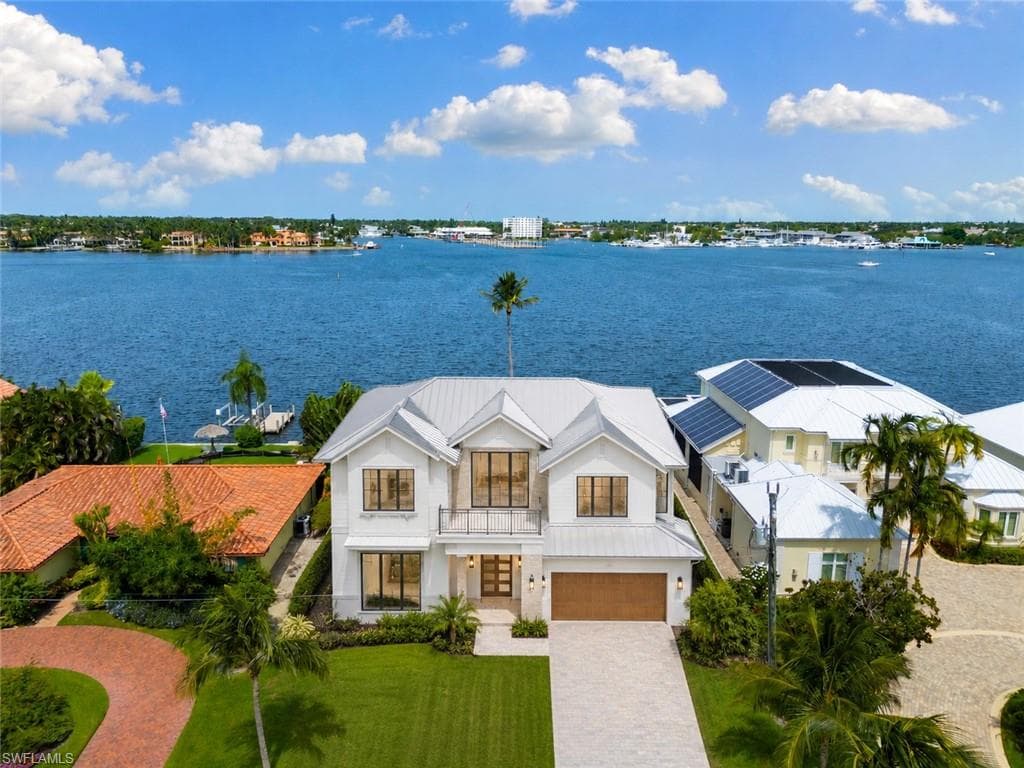 1535 Dolphin LN-2