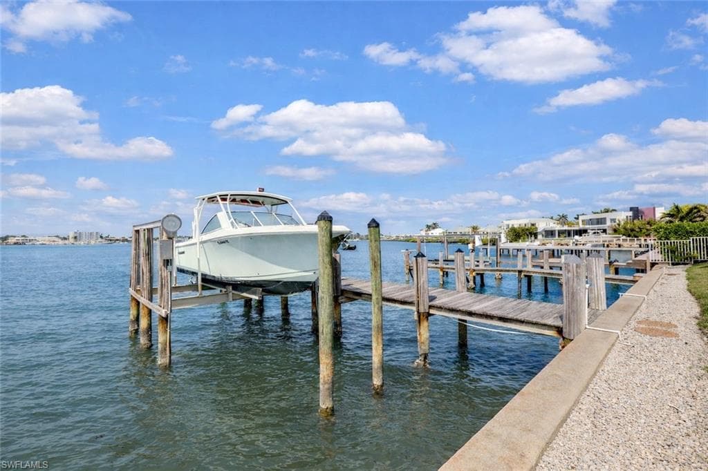 1535 Dolphin LN-27