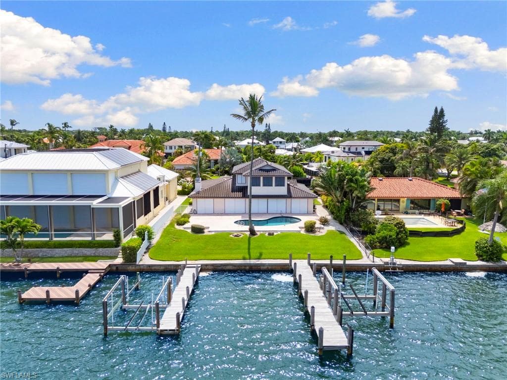 1535 Dolphin LN-3