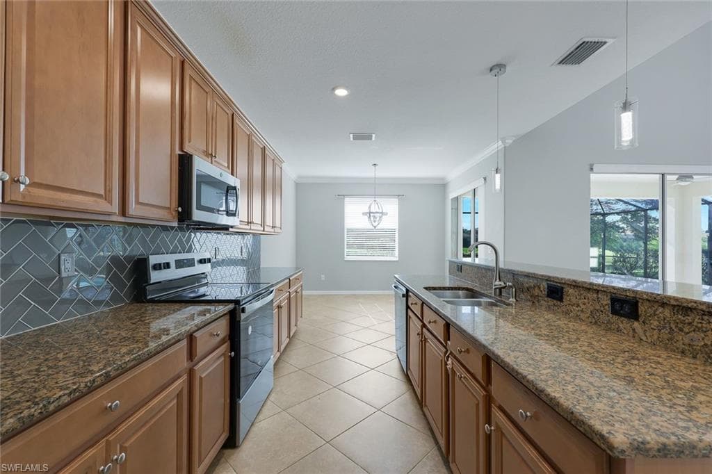 2262 Vermont LN-5
