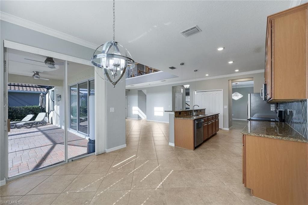 2262 Vermont LN-8