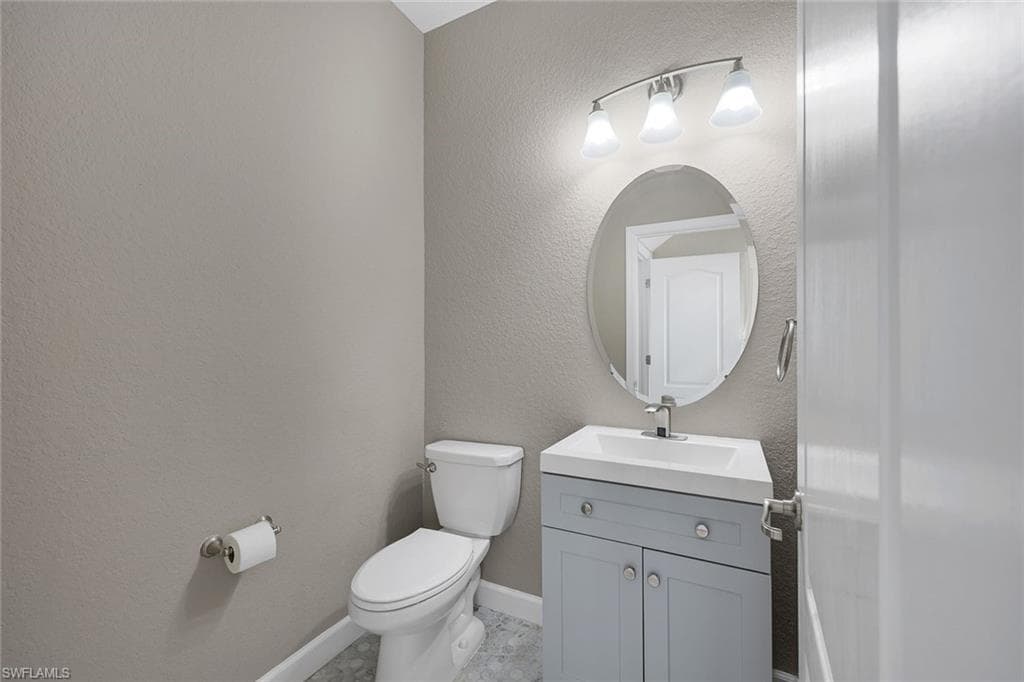 2262 Vermont LN-17