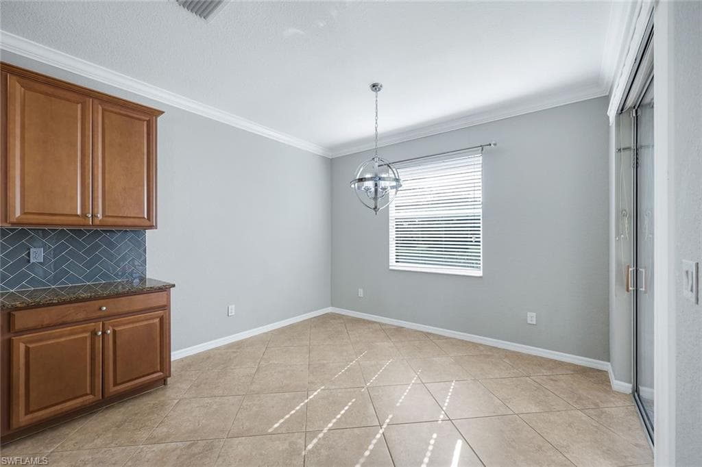 2262 Vermont LN-7