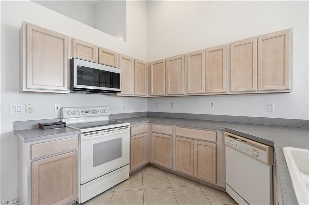 18144 Royal Hammock BLVD-17