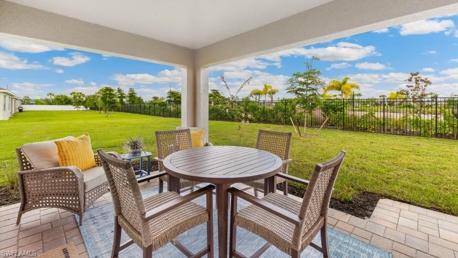1252 Brooklands DR-12