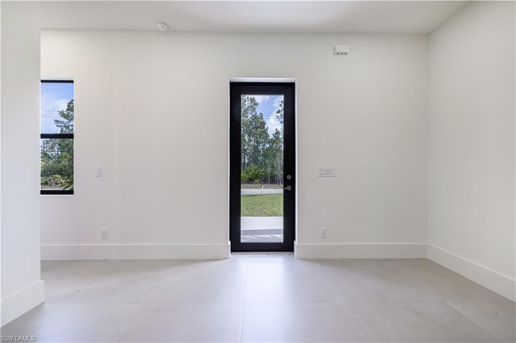 1805 W 10th ST-2