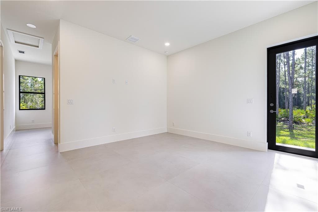 1805 W 10th ST-35