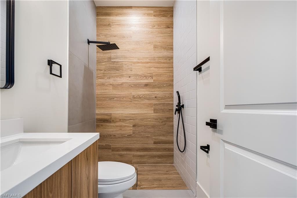 1805 W 10th ST-31