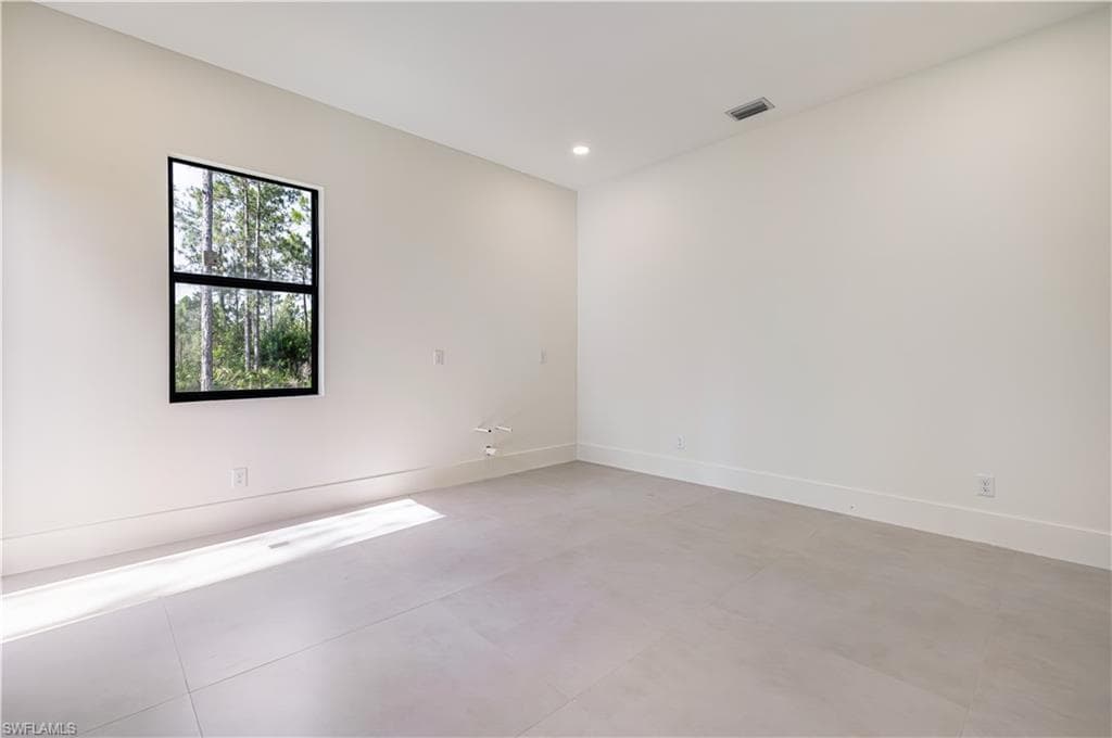 1805 W 10th ST-37